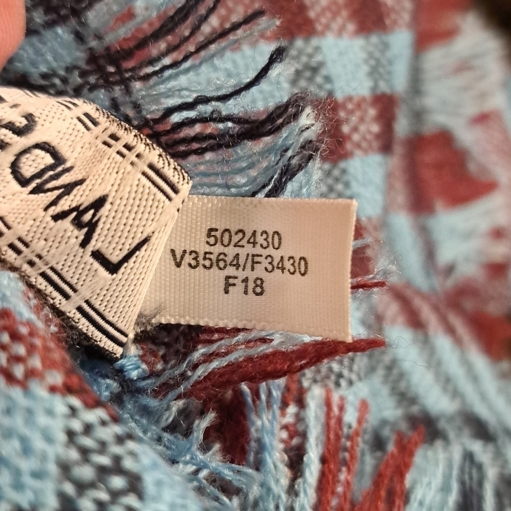 Lands' End women's plaid large square fringed scarf or shawl - Picture 4 of 6